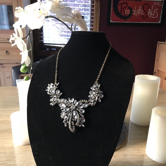 Stunning Crystal Statement Necklace - Picture 2 of 4